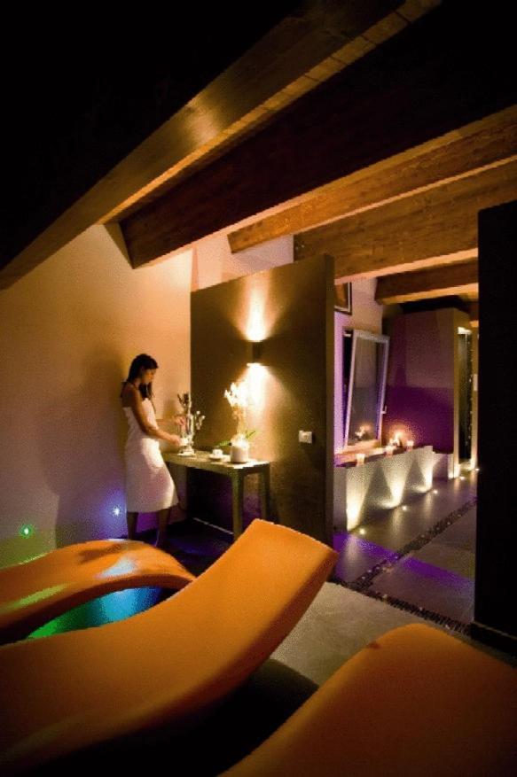 Hotel Iride & Spa Чезенатико Екстериор снимка