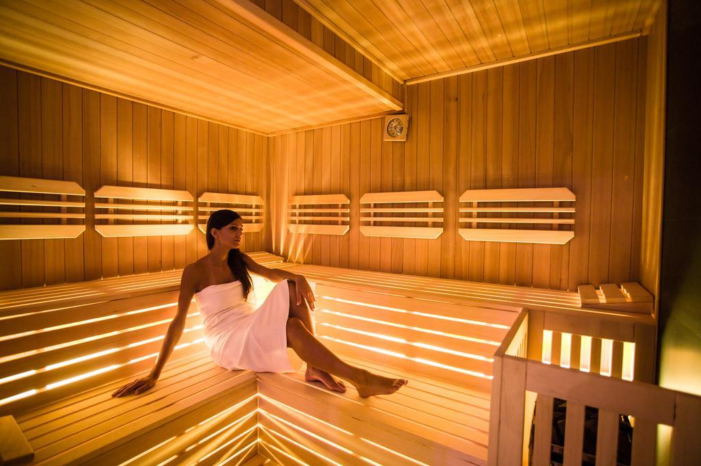 Hotel Iride & Spa Чезенатико Екстериор снимка