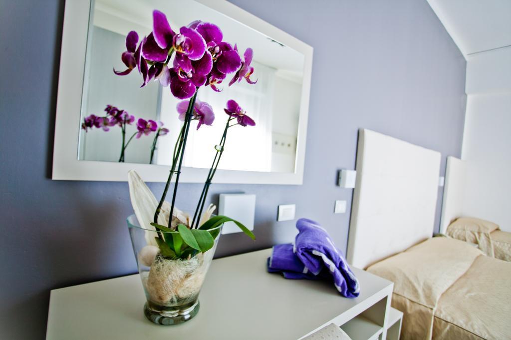 Hotel Iride & Spa Чезенатико Стая снимка