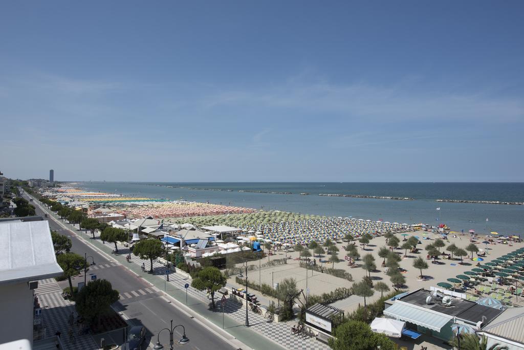 Hotel Iride & Spa Чезенатико Екстериор снимка